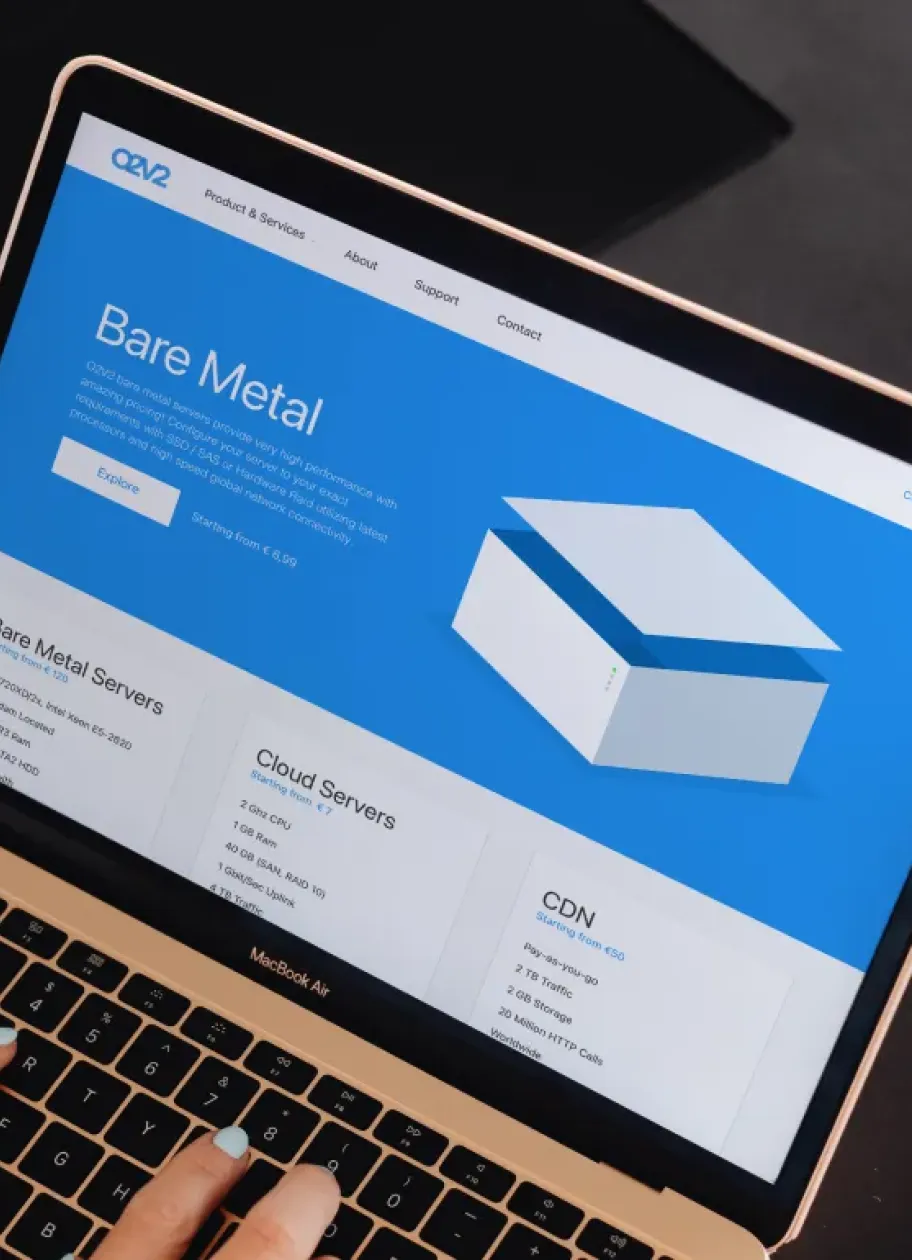 A digital platform showing an open project folder with a minimalist design, featuring a workspace and an annotation tool.
